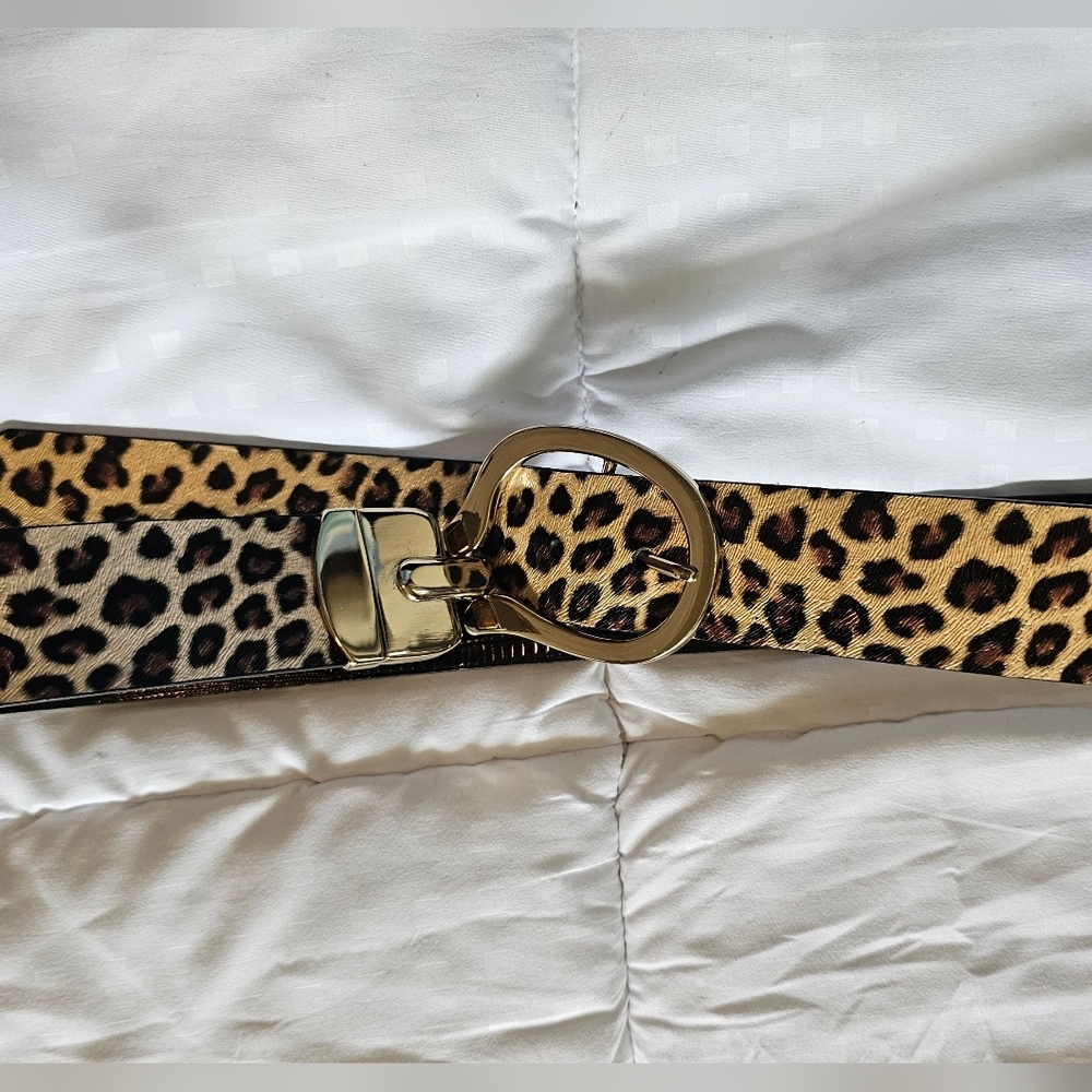 Chicos Leopard Print Reversible Belt with Gold Buckle NWOT O/S - Picture 3 of 9